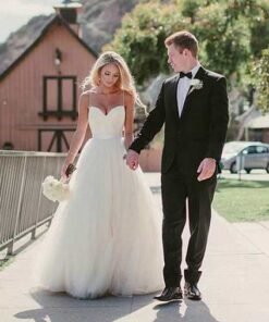 simple wedding dresses-360-01