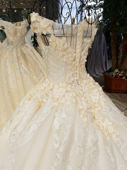 wedding dress with train-0534-04