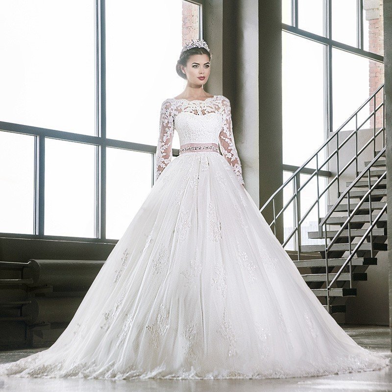 wedding dress ball gown with long train