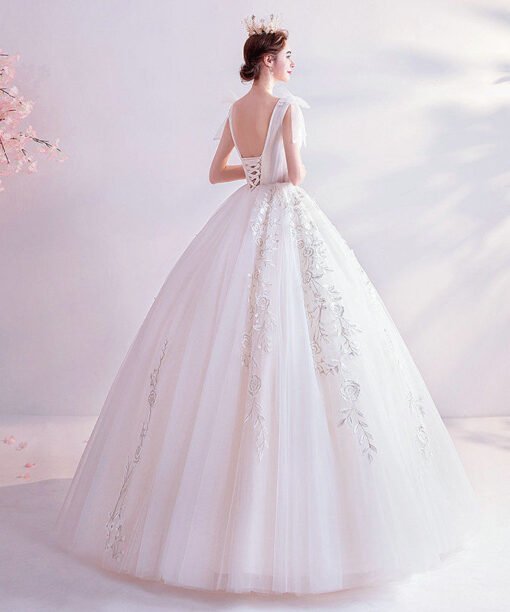 v neck bridal gown 1061-006