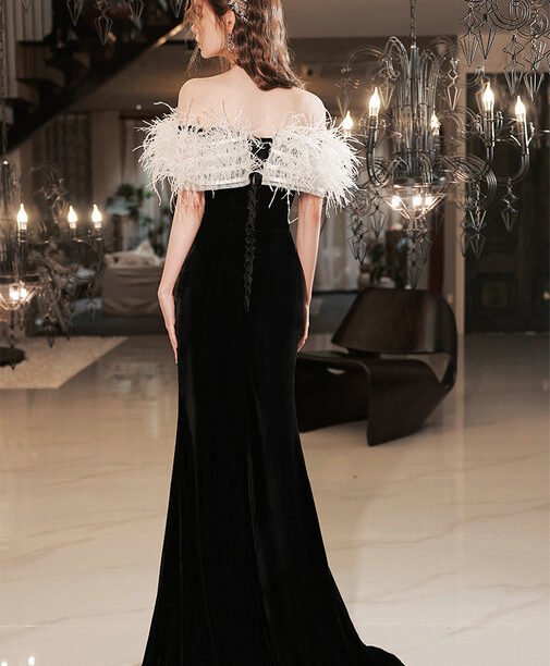 black dress with feathers 1383-001