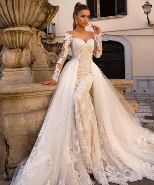 wedding dress with detachable train 146-001