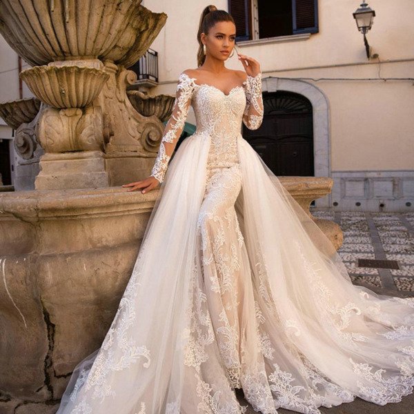 wedding dress with detachable train 146-001