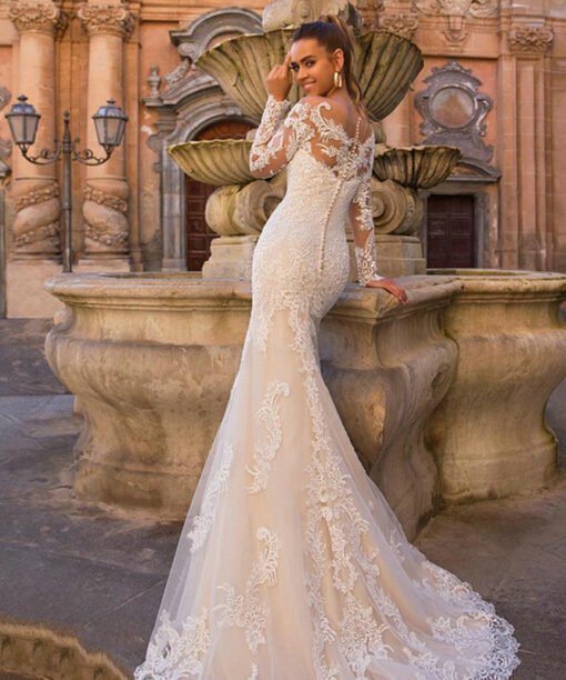 wedding dress with detachable train 146-002